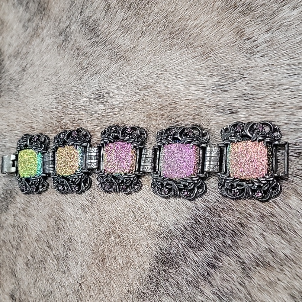 Rare Vintage Irredescent Heliotrope Glass Panel Bracelet